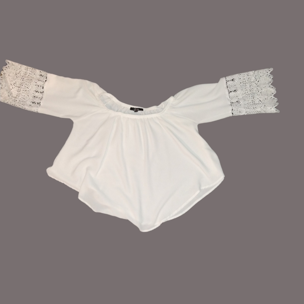 Cleo Off the shoulder top size M